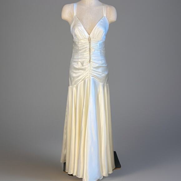 ✨ Jessica McClintock Ivory Satin Gown 💎 Prom / Formal Junior 7 NWT - Picture 1 of 16